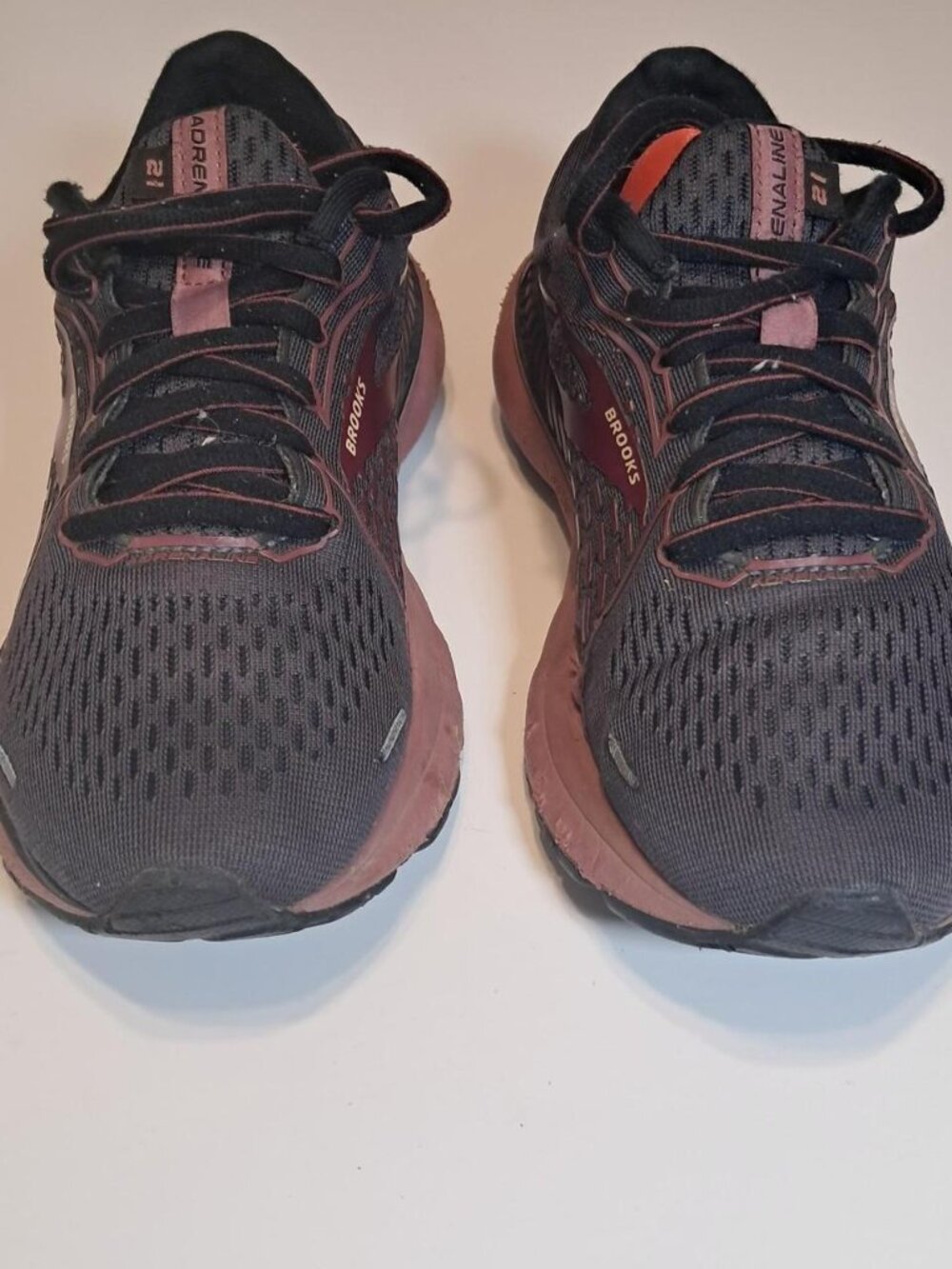 Brooks Adrenaline Womens Size 5.5